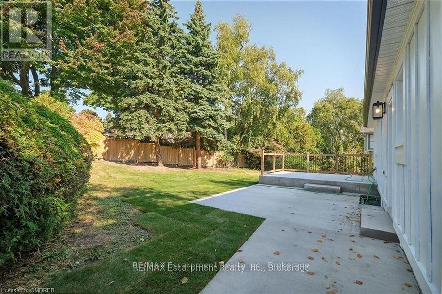 214 Lakewood Drive, Oakville, Ontario  L6K 1B2 - Photo 32 - W12471496