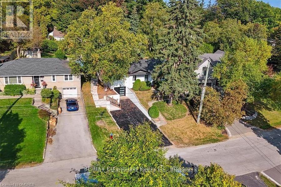 214 Lakewood Drive, Oakville, Ontario  L6K 1B2 - Photo 35 - W12471496