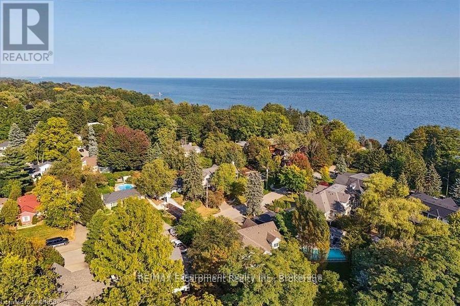 214 Lakewood Drive, Oakville, Ontario  L6K 1B2 - Photo 38 - W12471496