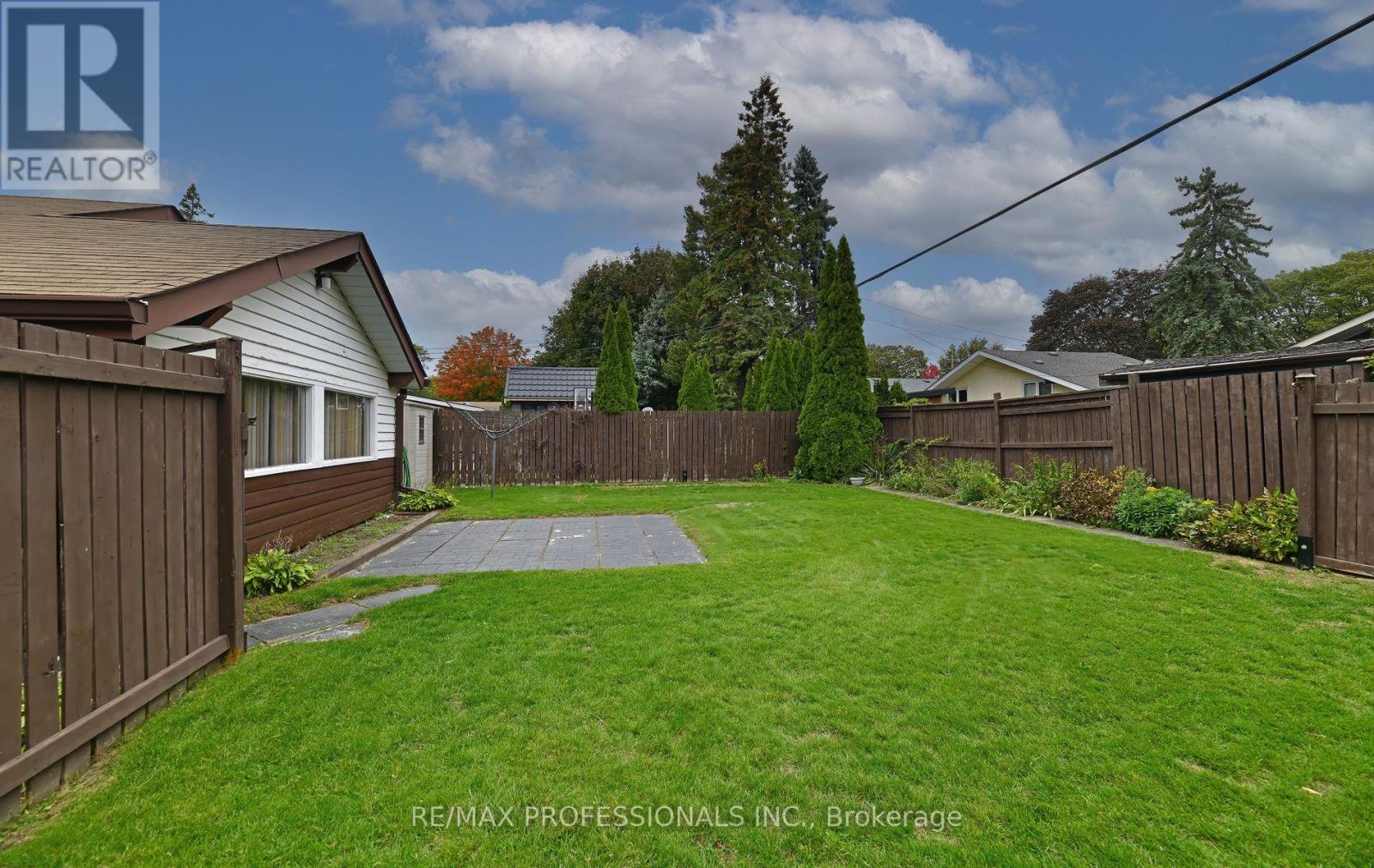 2 Lesterwood Crescent, Toronto, Ontario  M1P 3L4 - Photo 23 - E12471339