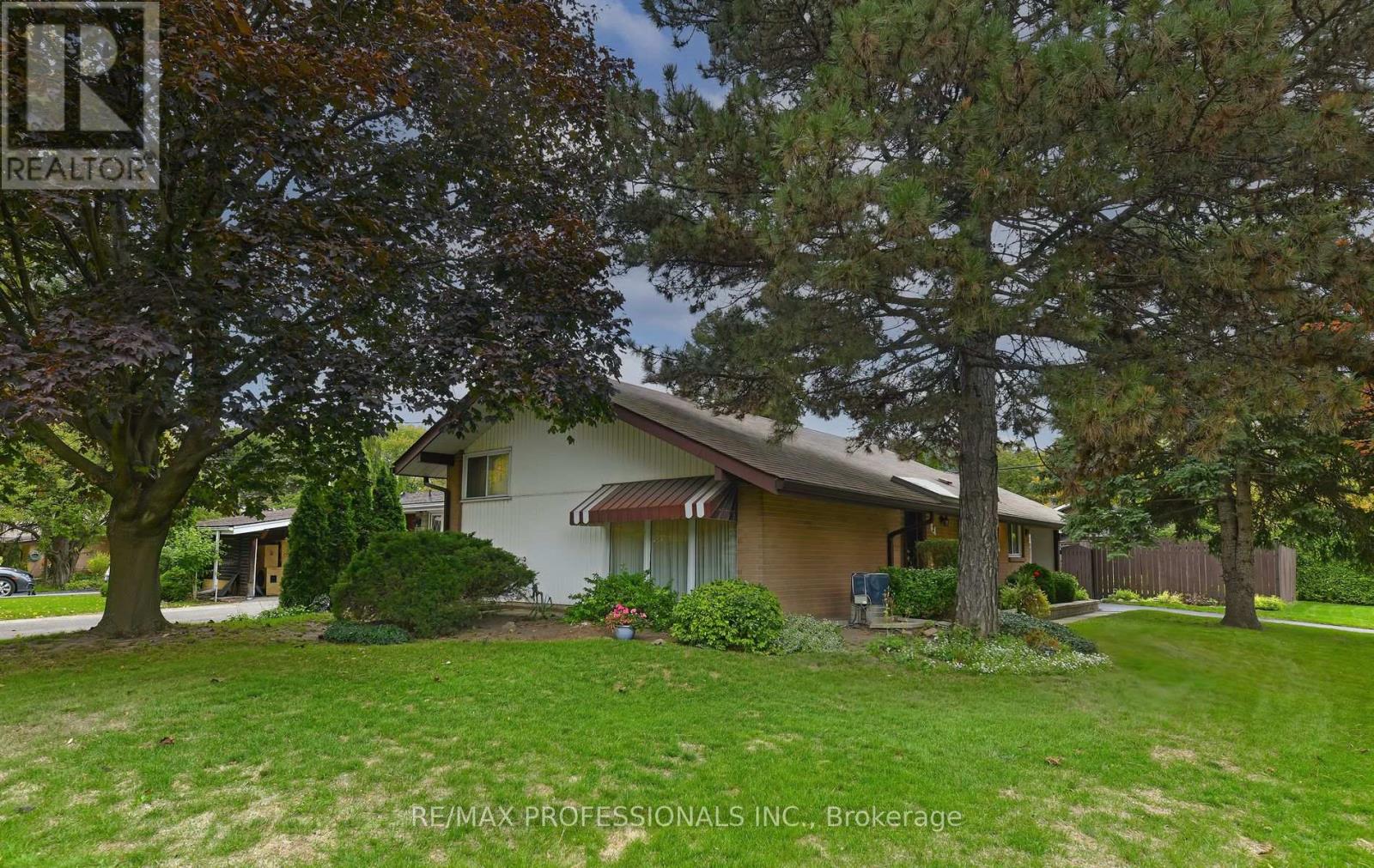 2 Lesterwood Crescent, Toronto, Ontario  M1P 3L4 - Photo 25 - E12471339