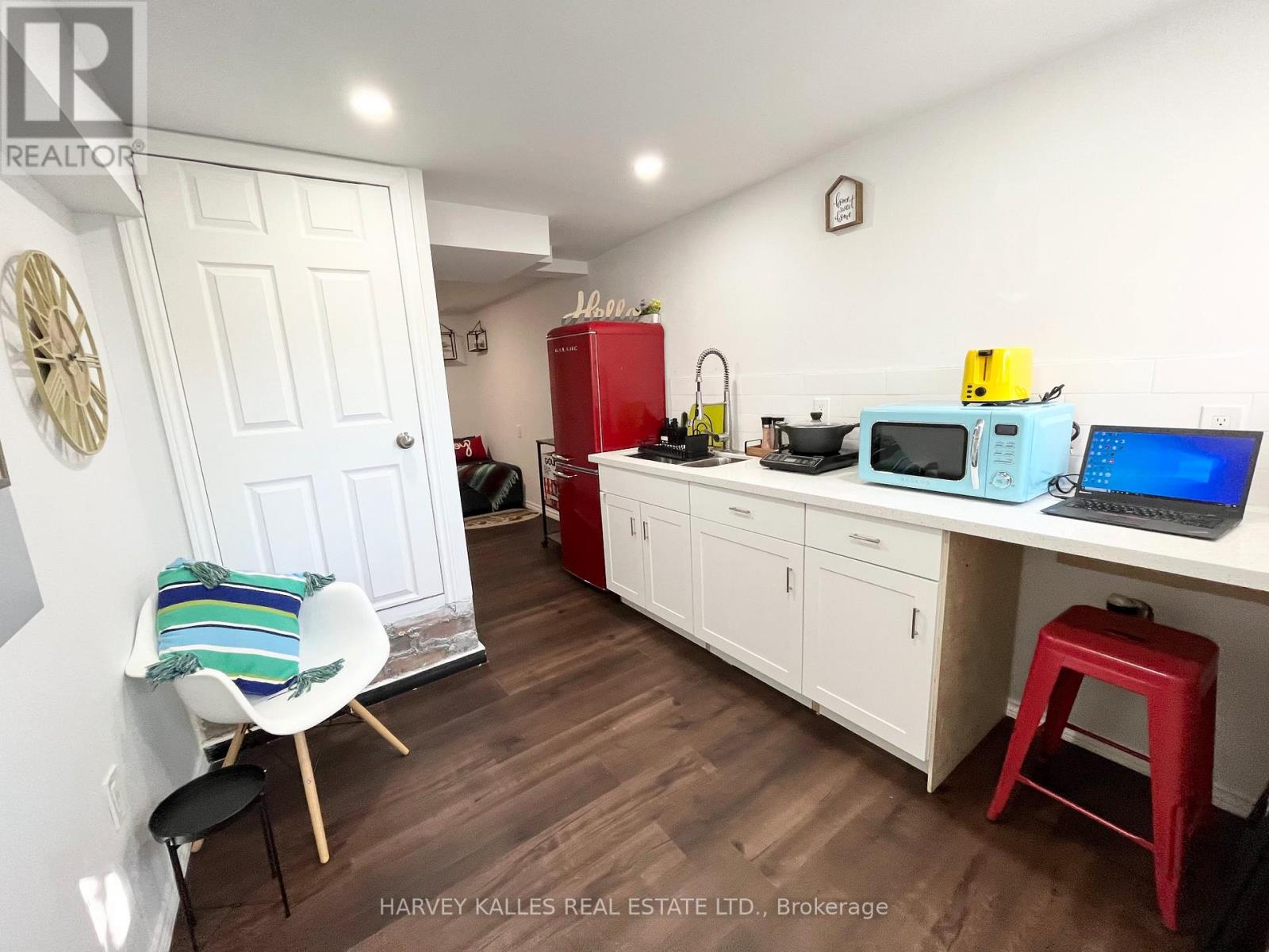 LOWER - 26 LEYTON AVENUE, Toronto, Ontario