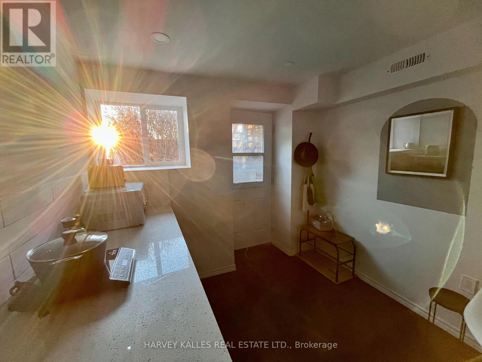 Lower - 26 Leyton Avenue, Toronto, Ontario  M1L 3T4 - Photo 4 - E12471393
