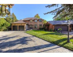 12 TREDVALLEY GROVE, Toronto, Ontario