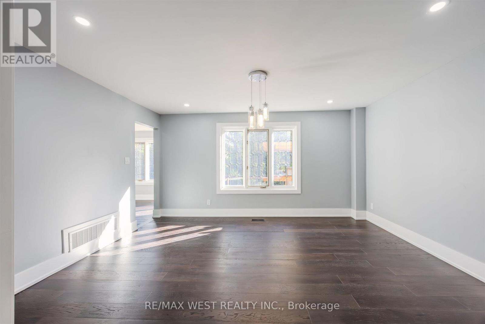 12 Tredvalley Grove, Toronto, Ontario  M1C 3J4 - Photo 7 - E12462264