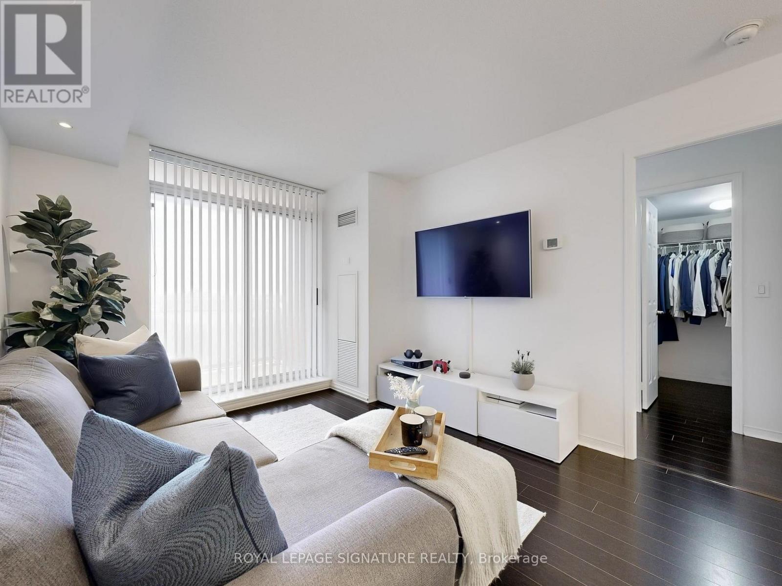 708 - 75 King Williams Crescent, Richmond Hill, Ontario  L4B 0C1 - Photo 4 - N12471162