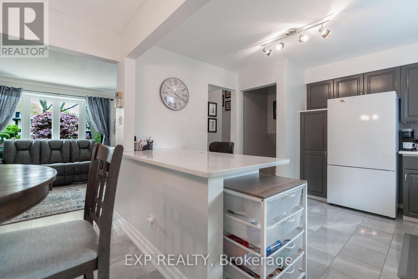 7141 Rosseau Place, Niagara Falls, Ontario  L2J 3V1 - Photo 15 - X12471457