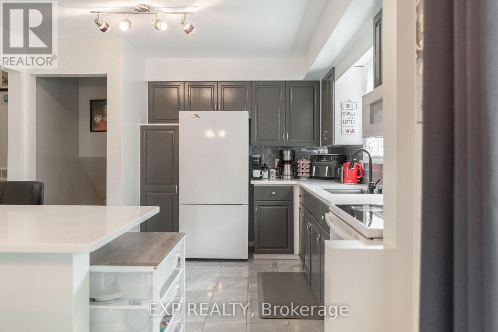 7141 Rosseau Place, Niagara Falls, Ontario  L2J 3V1 - Photo 16 - X12471457