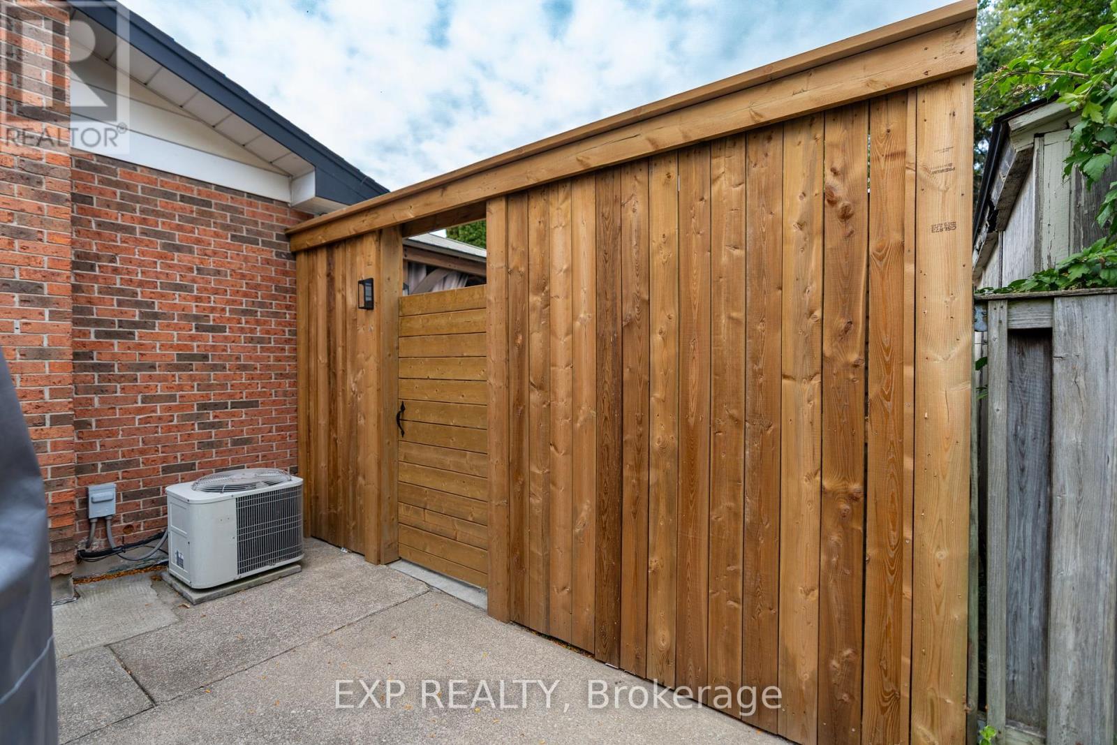 7141 Rosseau Place, Niagara Falls, Ontario  L2J 3V1 - Photo 41 - X12471457