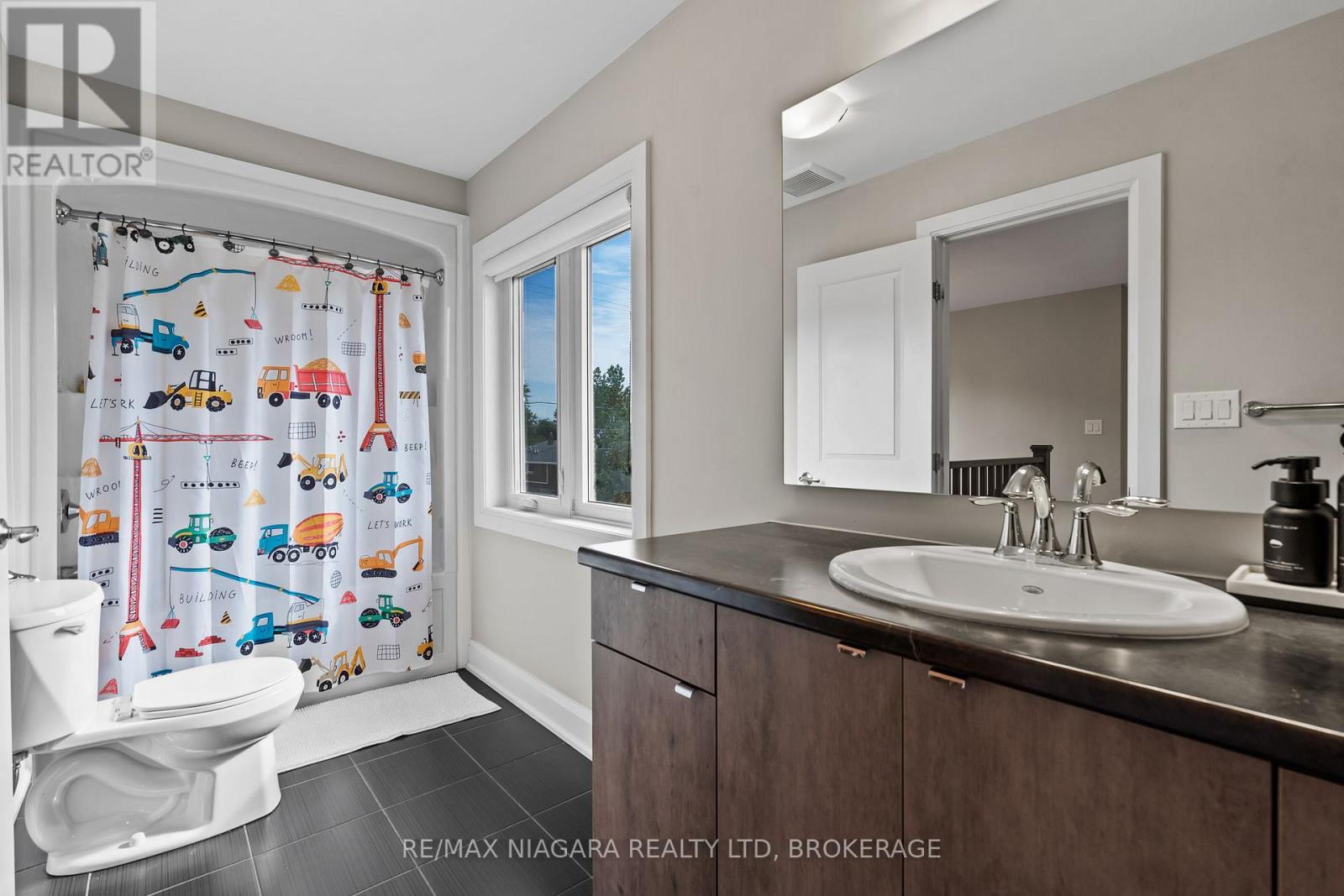 4 Olde School Court, St. Catharines, Ontario  L2N 0B1 - Photo 19 - X12471467