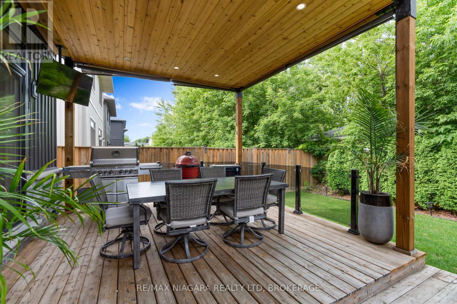 4 Olde School Court, St. Catharines, Ontario  L2N 0B1 - Photo 32 - X12471467