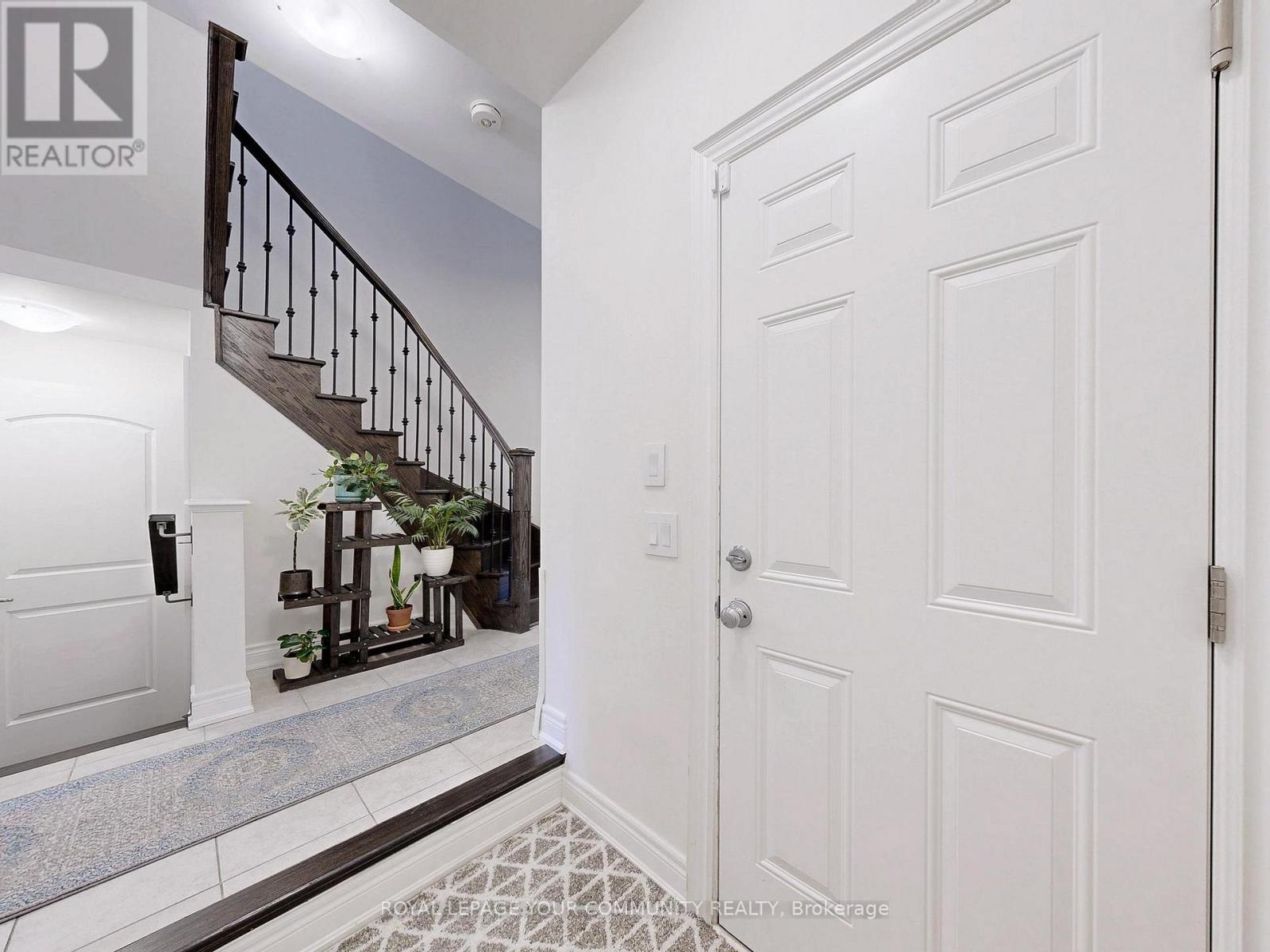 66 Drizzel Crescent, Richmond Hill, Ontario  L4E 1G8 - Photo 13 - N12471354