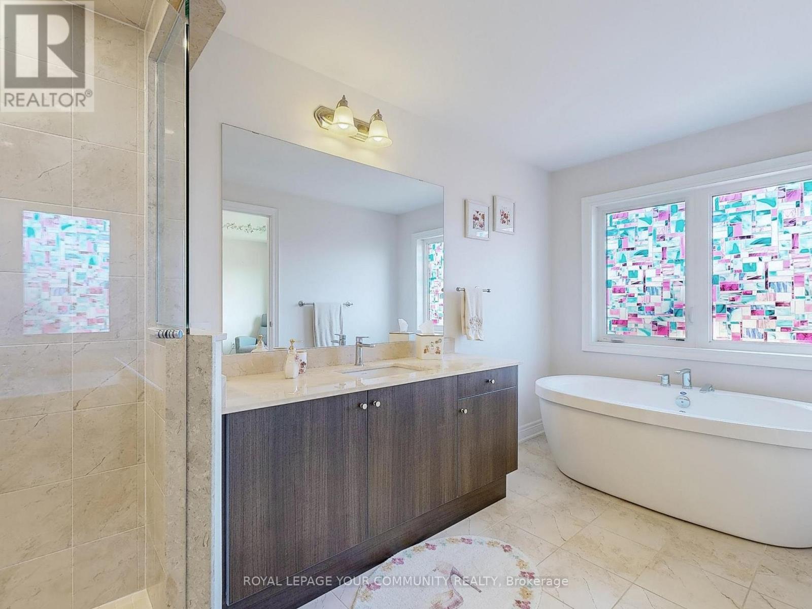 66 Drizzel Crescent, Richmond Hill, Ontario  L4E 1G8 - Photo 21 - N12471354