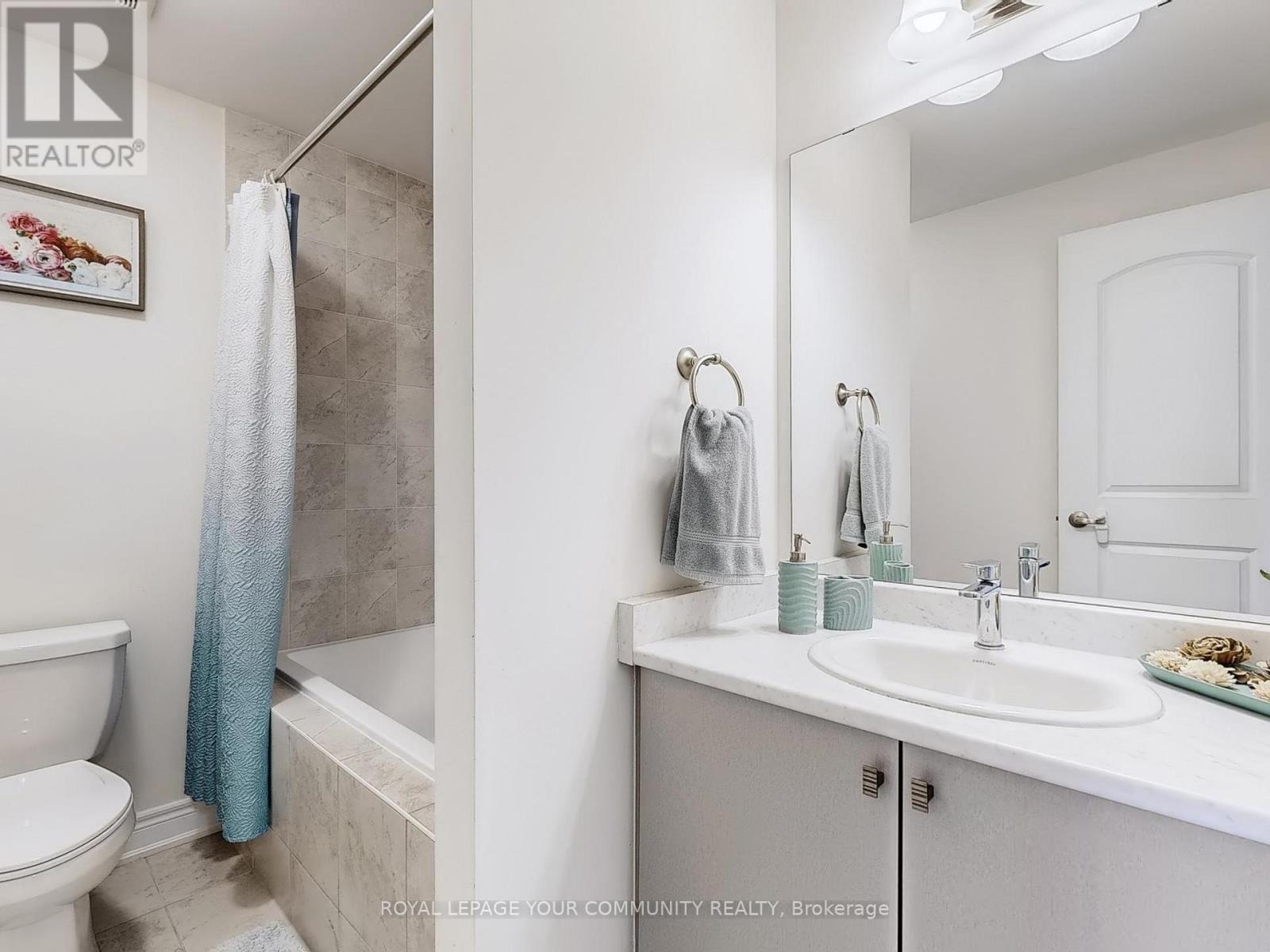 66 Drizzel Crescent, Richmond Hill, Ontario  L4E 1G8 - Photo 29 - N12471354