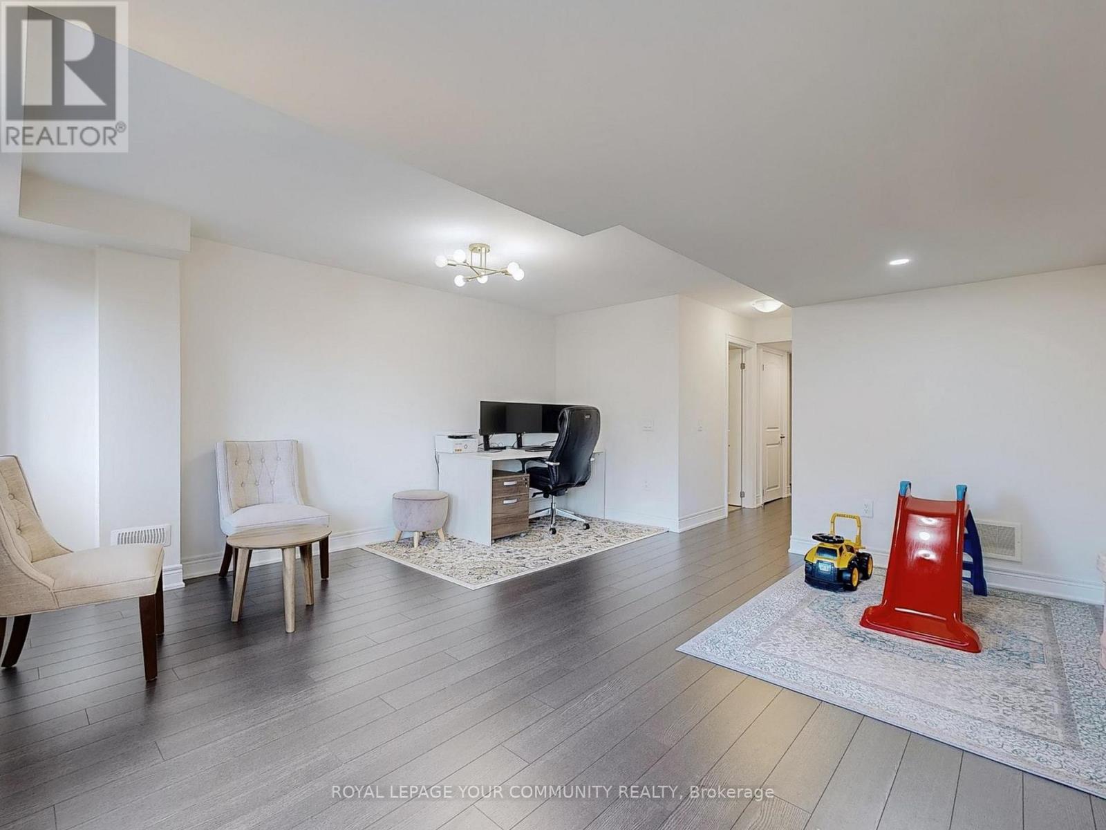 66 Drizzel Crescent, Richmond Hill, Ontario  L4E 1G8 - Photo 33 - N12471354