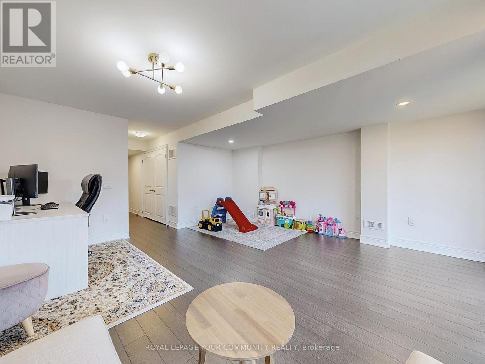 66 Drizzel Crescent, Richmond Hill, Ontario  L4E 1G8 - Photo 34 - N12471354