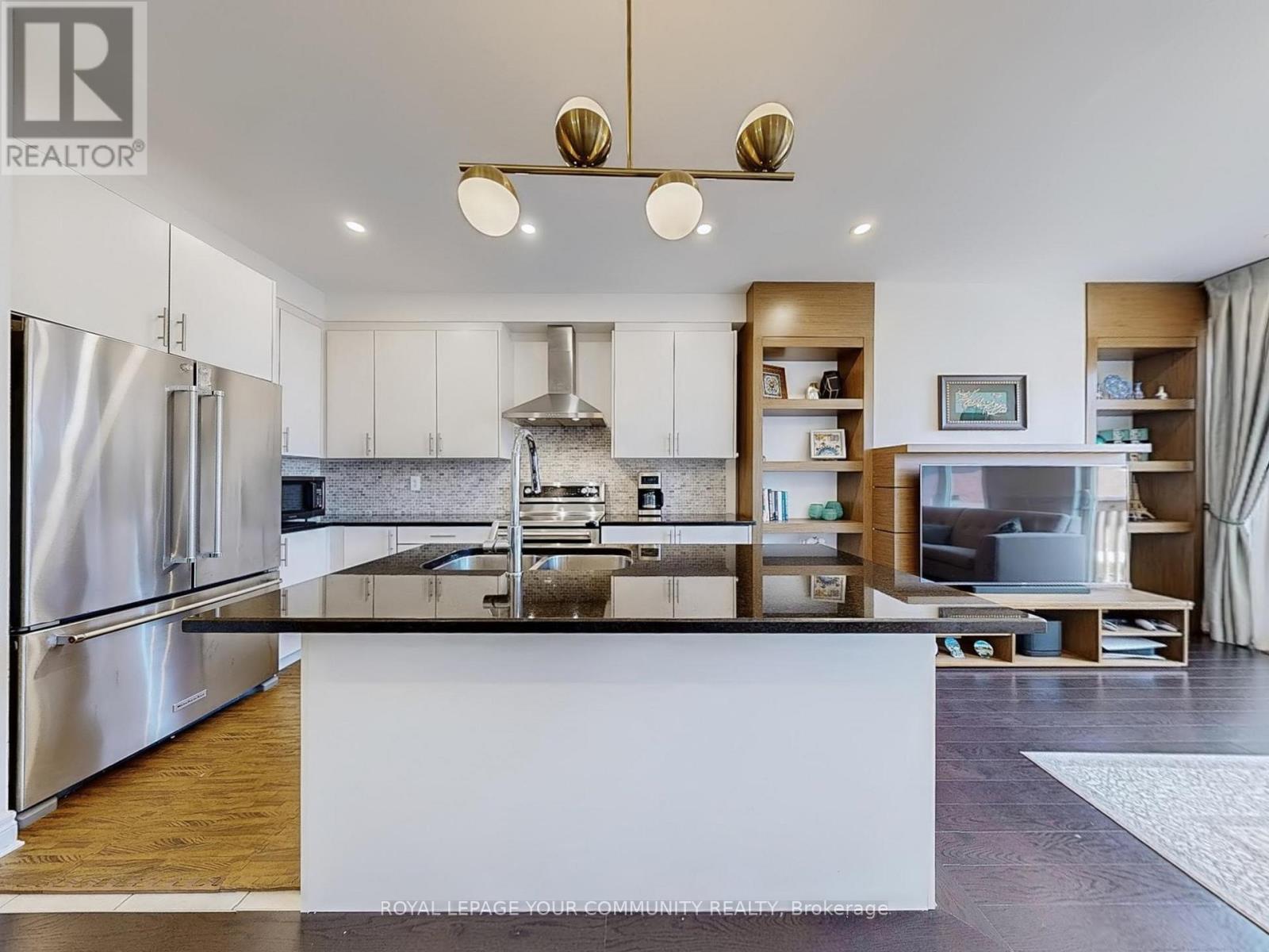 66 Drizzel Crescent, Richmond Hill, Ontario  L4E 1G8 - Photo 6 - N12471354