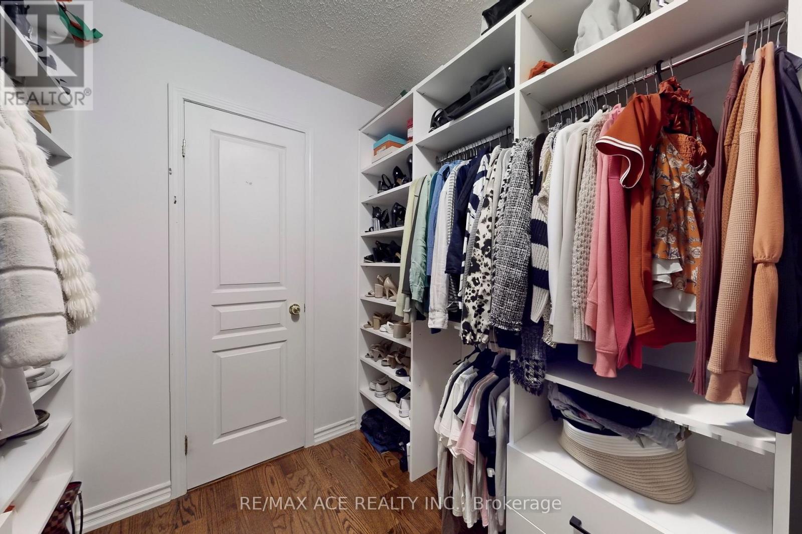 1108 - 29 Northern Heights Drive, Richmond Hill, Ontario  L4B 4L8 - Photo 23 - N12471383
