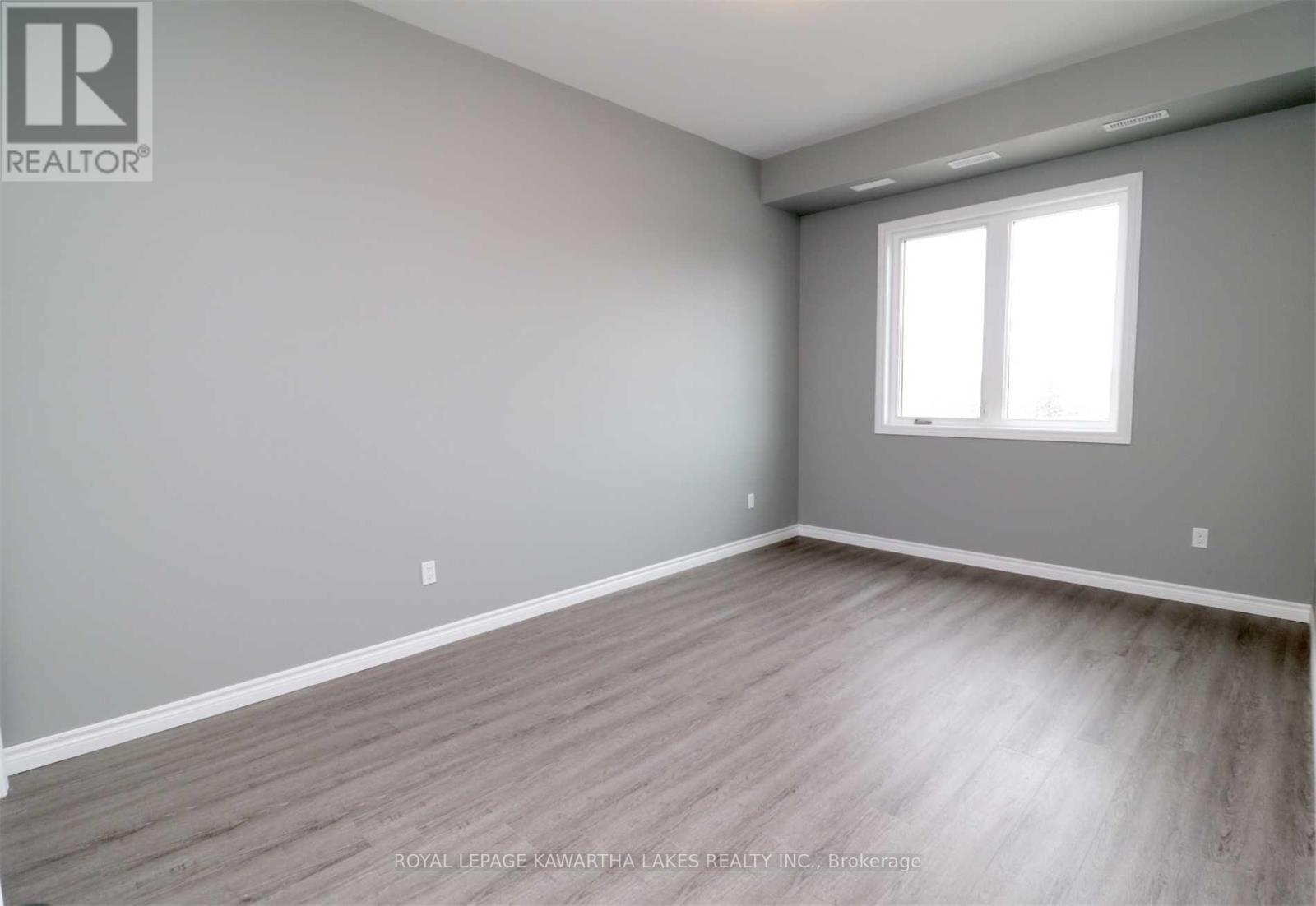 Unit - 448 Osborne Street, Brock, Ontario  L0K 1A0 - Photo 2 - N12471463