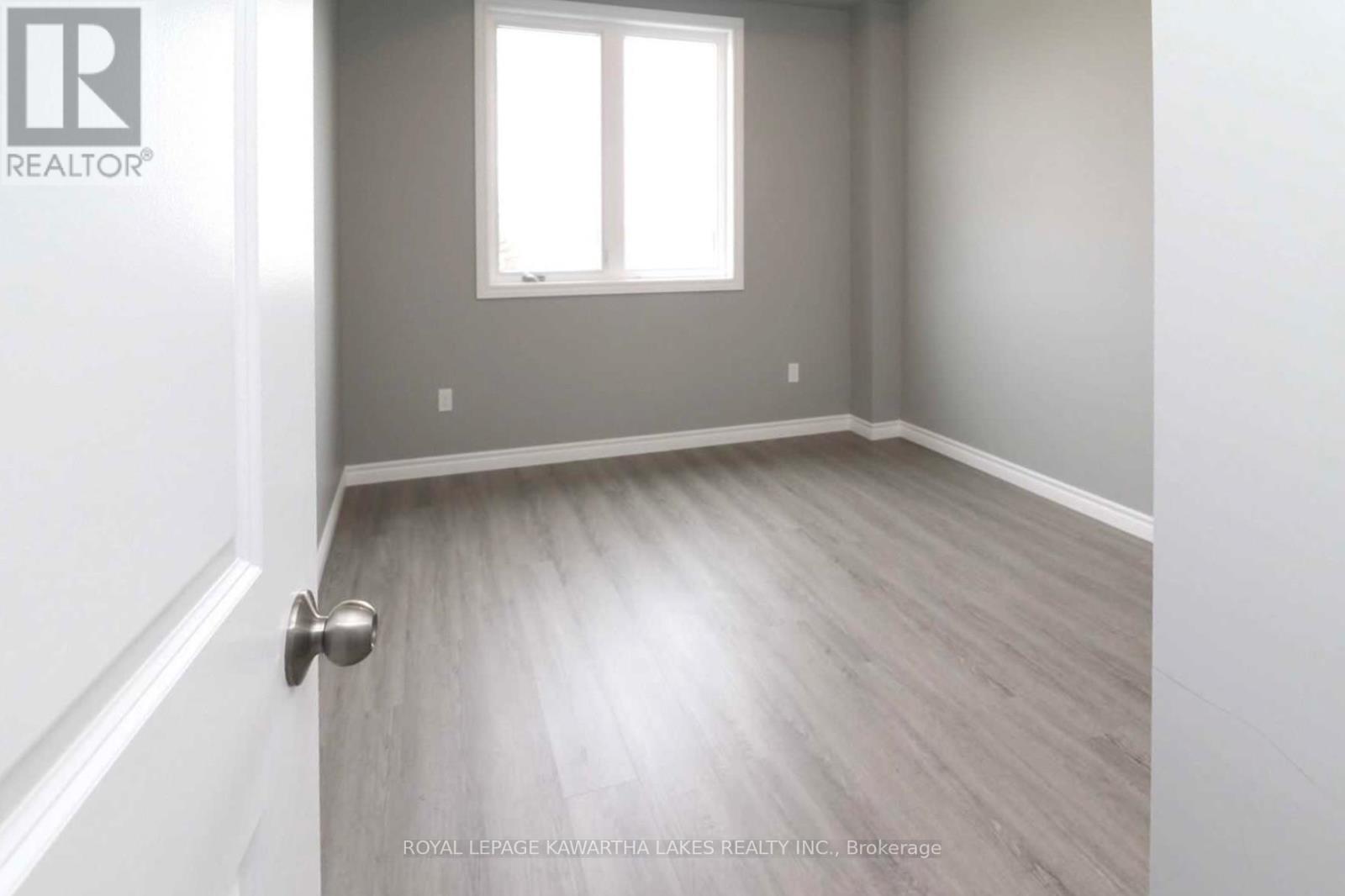 Unit - 448 Osborne Street, Brock, Ontario  L0K 1A0 - Photo 5 - N12471463
