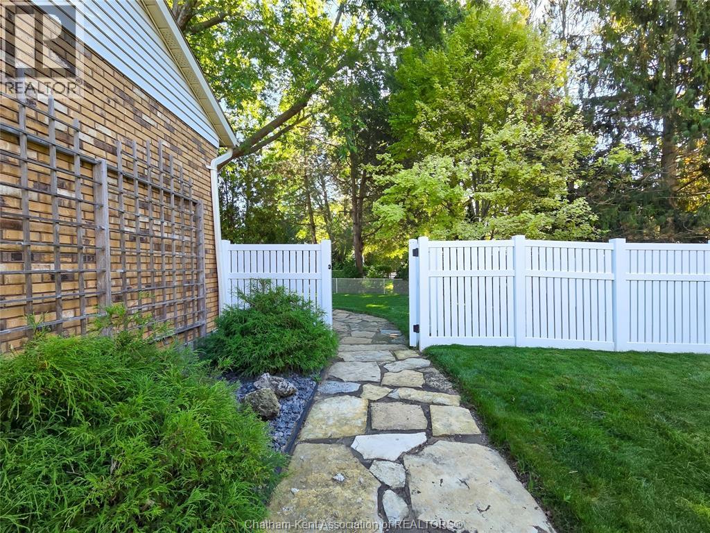 39 Owen Avenue, Chatham, Ontario  N7L 3W8 - Photo 9 - 25024636