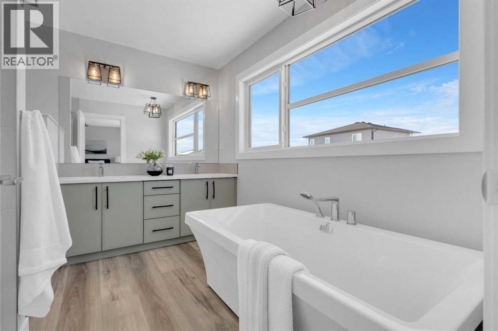 252 Emerald Drive, Red Deer, Alberta  T4P 3E2 - Photo 18 - A2219822