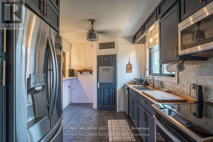 97 Peacock Boulevard, Port Hope, Ontario  L1A 2X5 - Photo 3 - X12471527