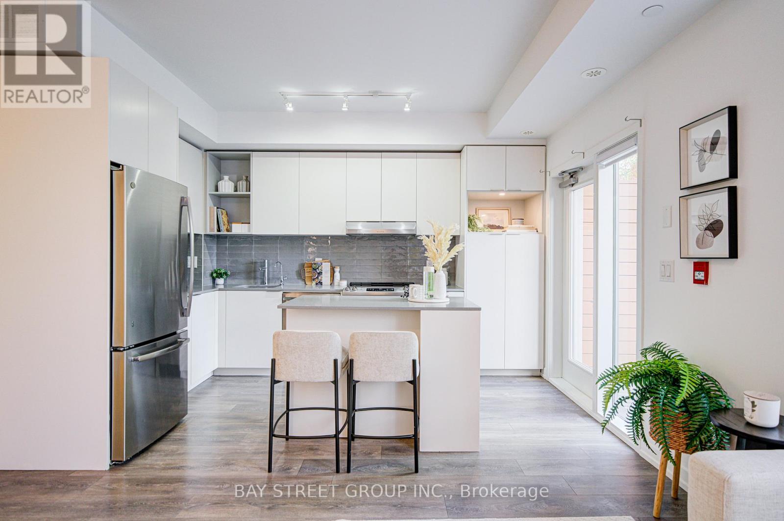 116 - 2530 Eglinton Avenue W, Mississauga, Ontario  L5M 0Z5 - Photo 12 - W12471355