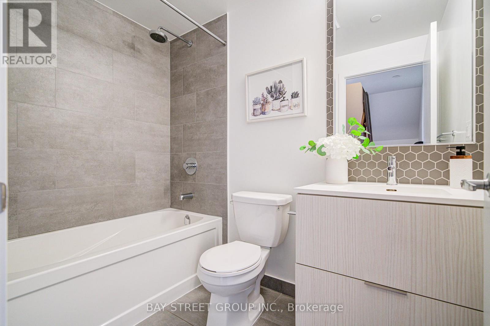 116 - 2530 Eglinton Avenue W, Mississauga, Ontario  L5M 0Z5 - Photo 18 - W12471355