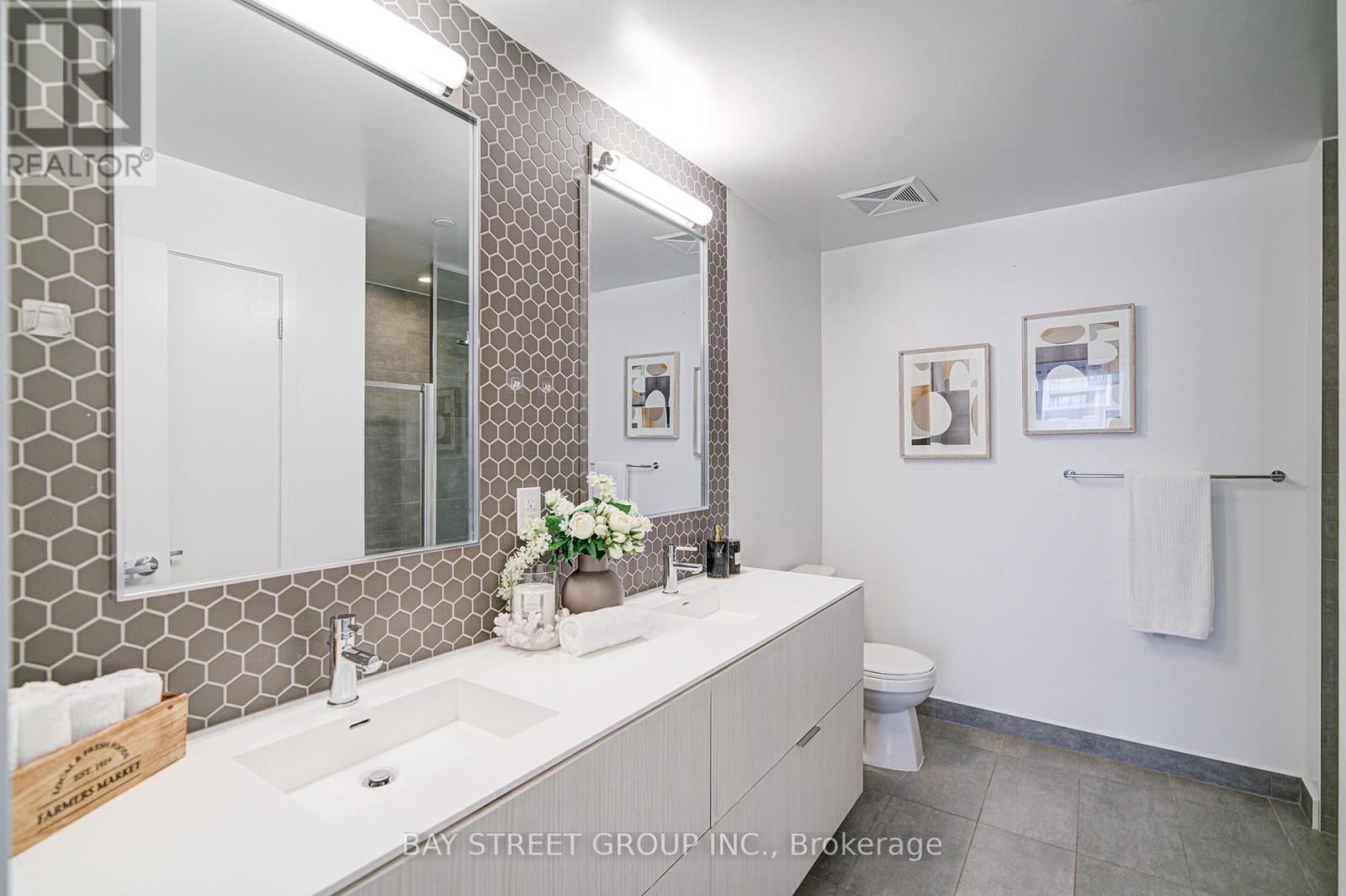 116 - 2530 Eglinton Avenue W, Mississauga, Ontario  L5M 0Z5 - Photo 35 - W12471355