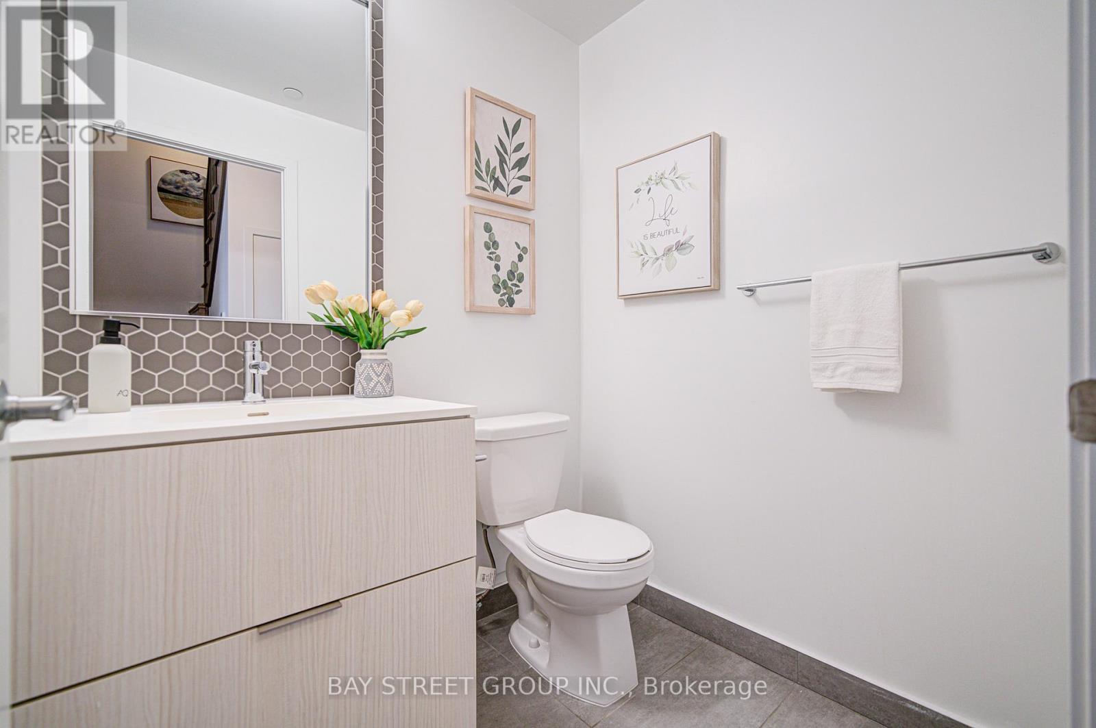 116 - 2530 Eglinton Avenue W, Mississauga, Ontario  L5M 0Z5 - Photo 6 - W12471355