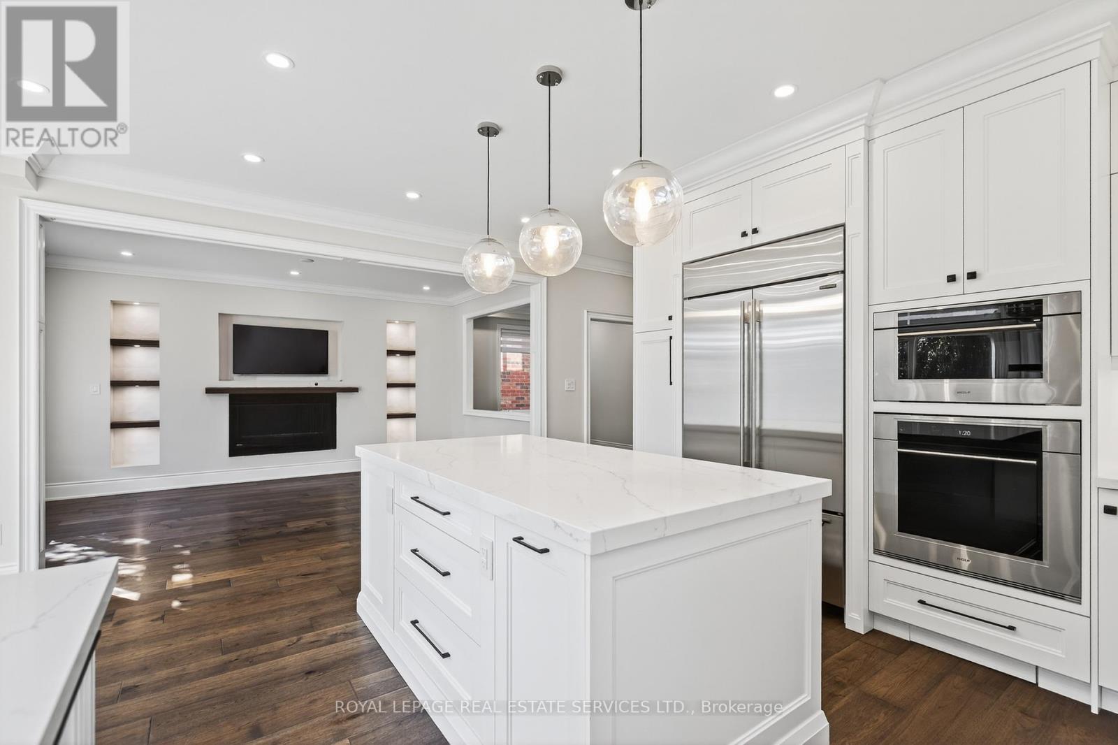 2240 Pine Glen Road, Oakville, Ontario  L6M 0G5 - Photo 13 - W12471360