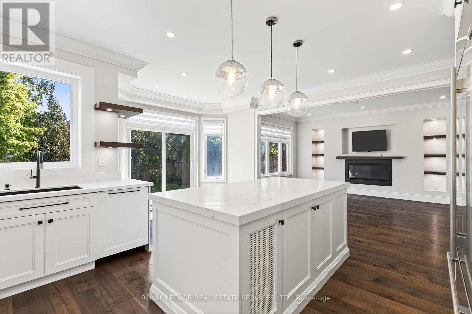 2240 Pine Glen Road, Oakville, Ontario  L6M 0G5 - Photo 14 - W12471360