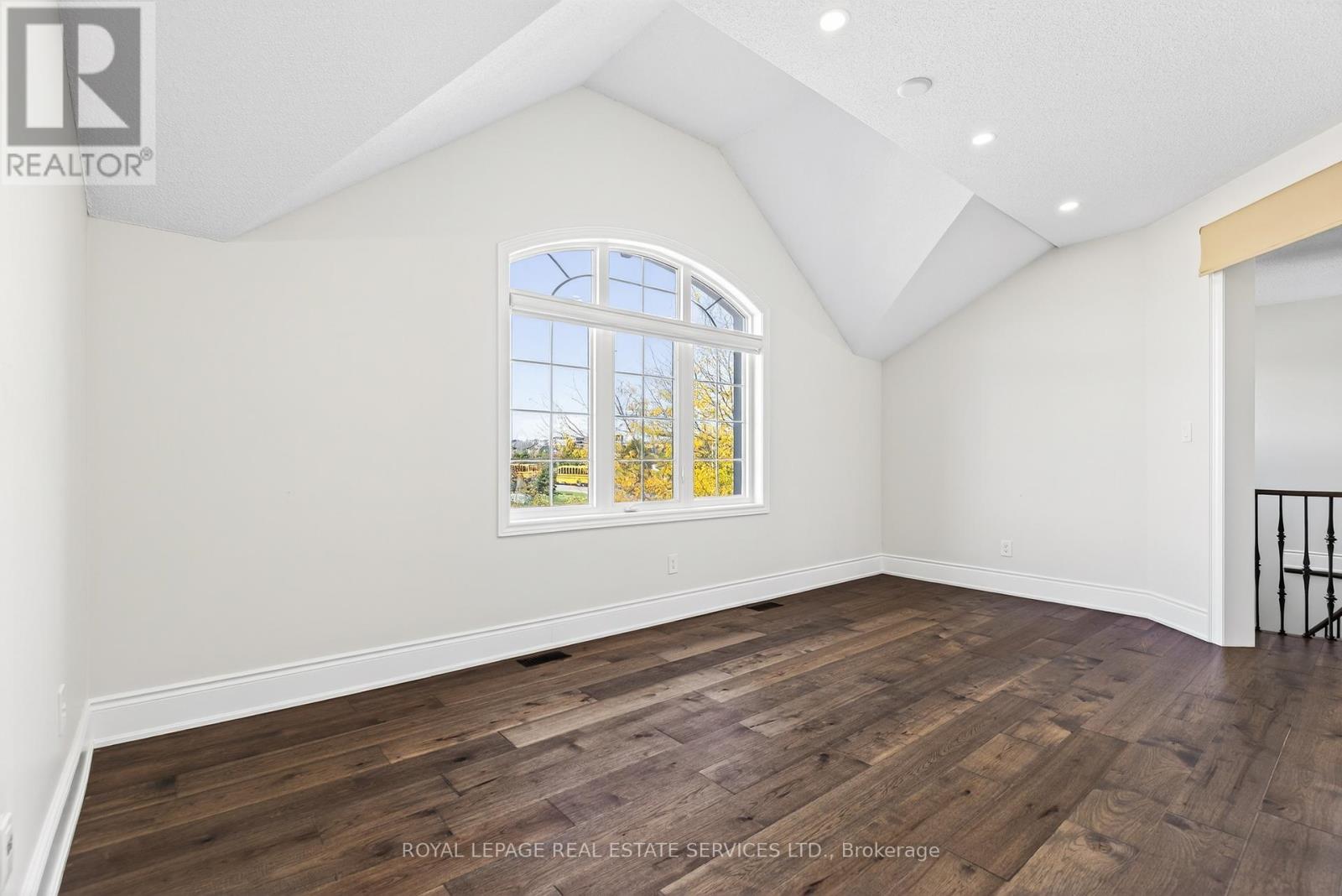 2240 Pine Glen Road, Oakville, Ontario  L6M 0G5 - Photo 22 - W12471360