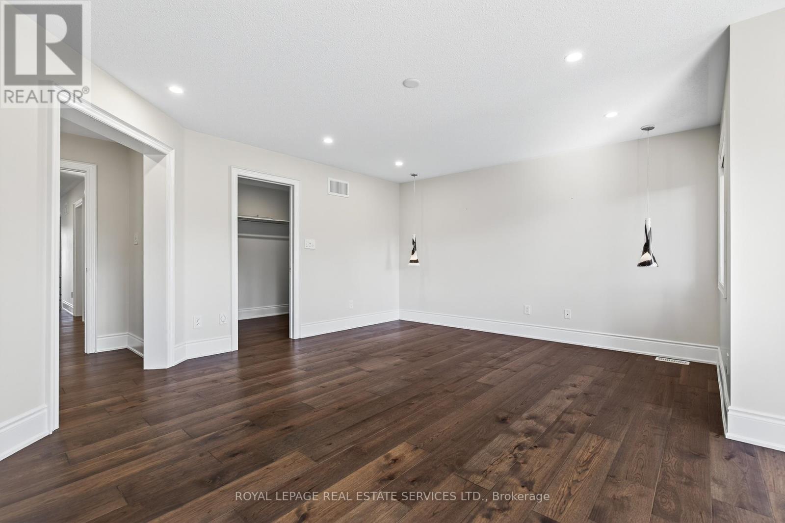 2240 Pine Glen Road, Oakville, Ontario  L6M 0G5 - Photo 24 - W12471360
