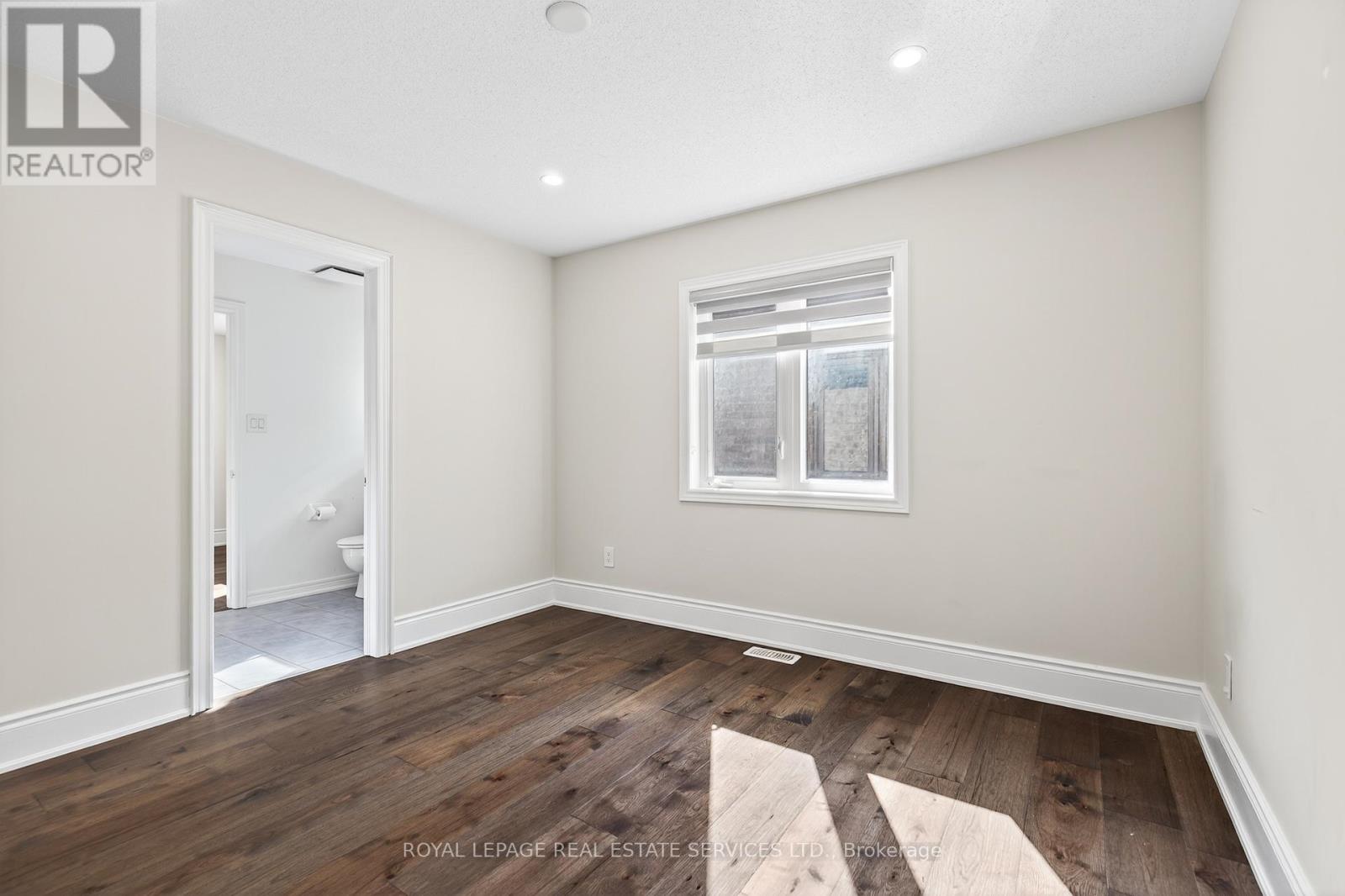 2240 Pine Glen Road, Oakville, Ontario  L6M 0G5 - Photo 32 - W12471360