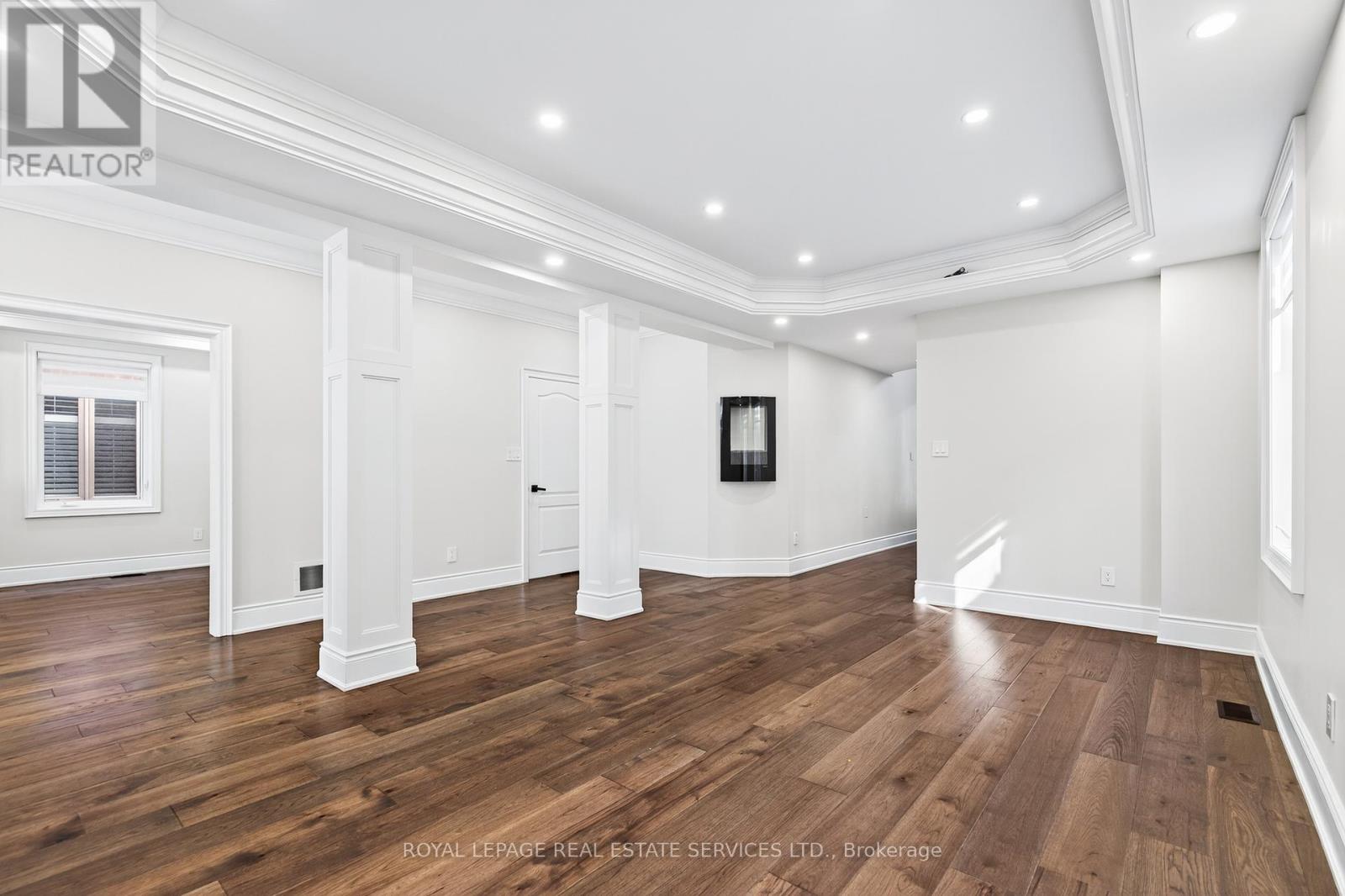 2240 Pine Glen Road, Oakville, Ontario  L6M 0G5 - Photo 4 - W12471360