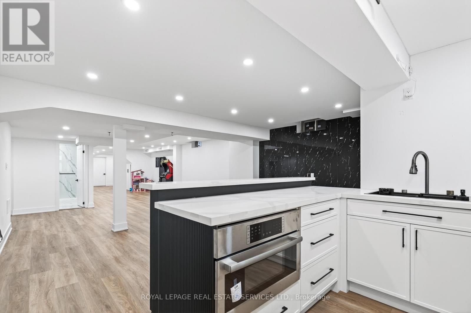 2240 Pine Glen Road, Oakville, Ontario  L6M 0G5 - Photo 42 - W12471360
