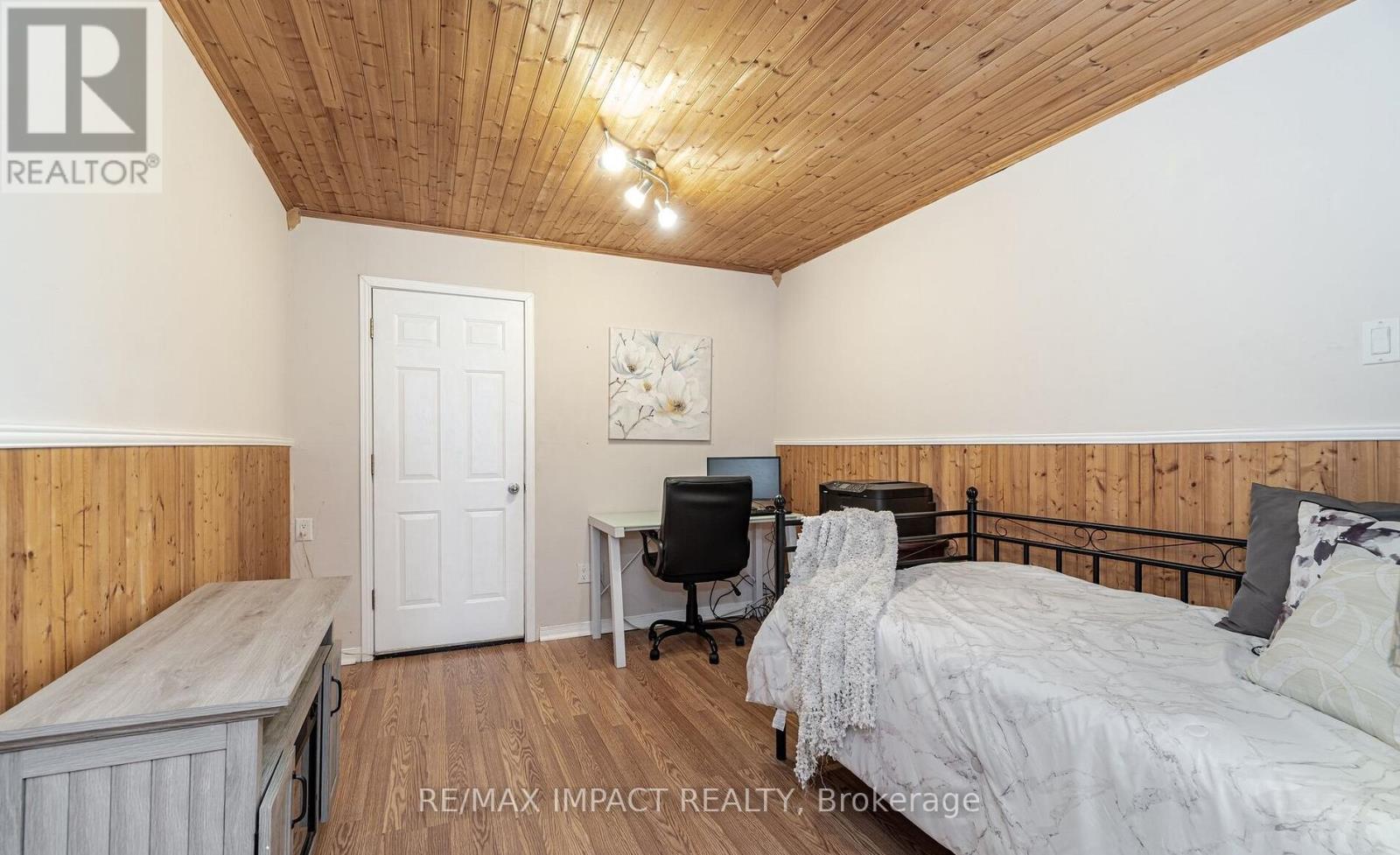 39 Courtleigh Square, Brampton, Ontario  L6Z 1J2 - Photo 17 - W12471363