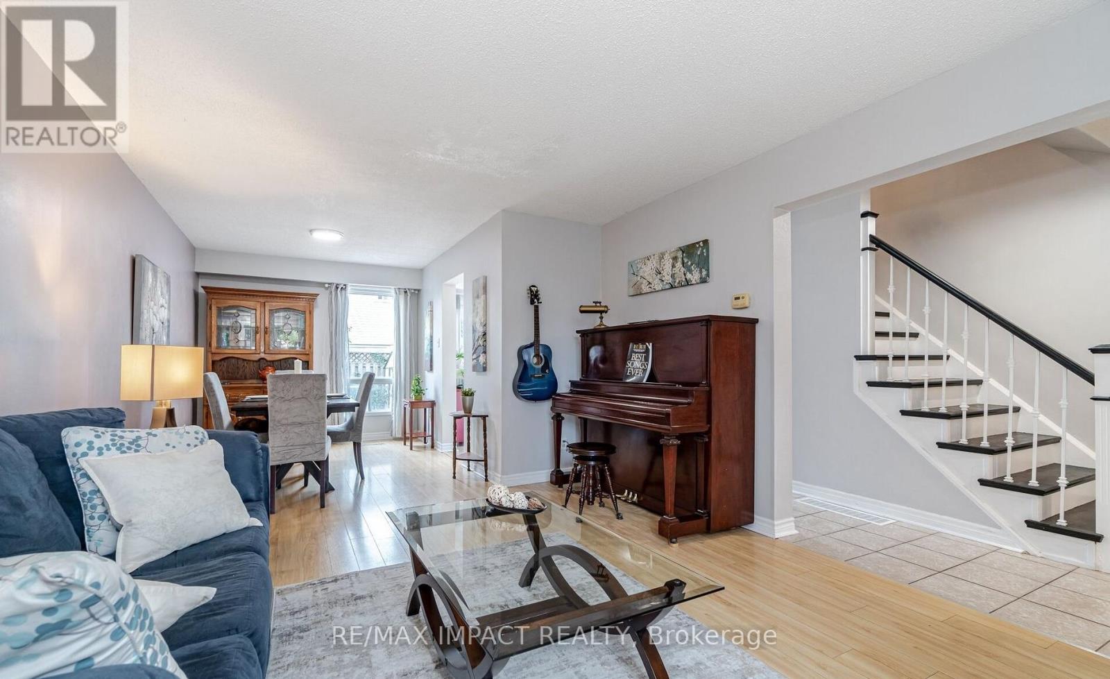 39 Courtleigh Square, Brampton, Ontario  L6Z 1J2 - Photo 6 - W12471363