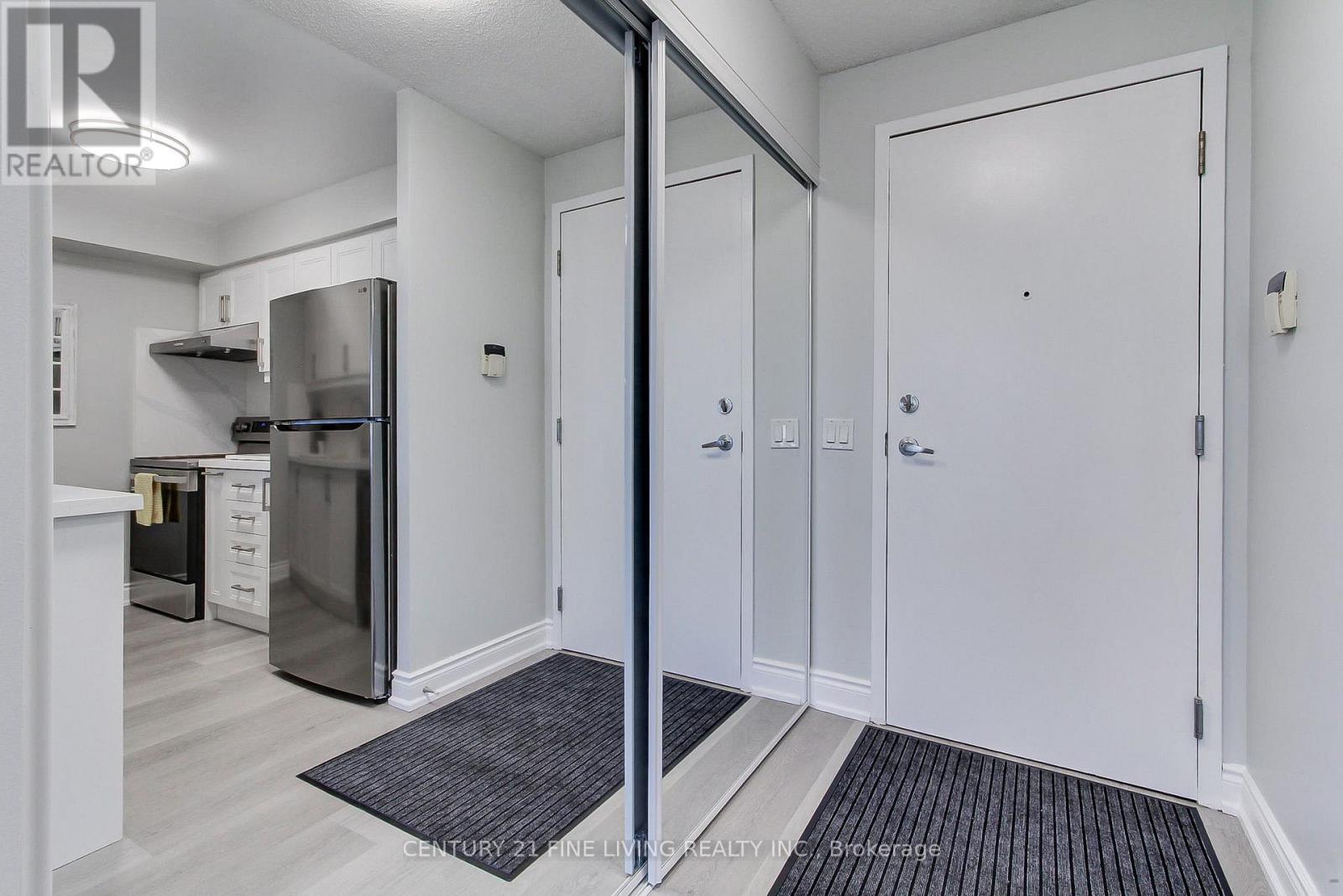 1415 - 55 Strathaven Drive, Mississauga, Ontario  L5R 4G9 - Photo 6 - W12471368