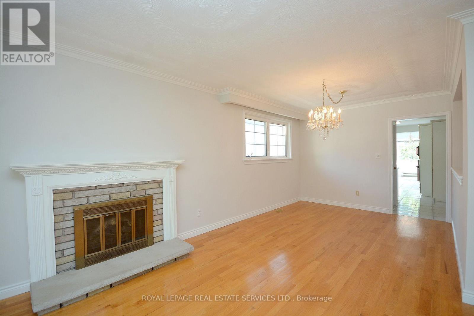 Upper - 1144 Sarta Road, Oakville, Ontario  L6L 2P2 - Photo 8 - W12471371