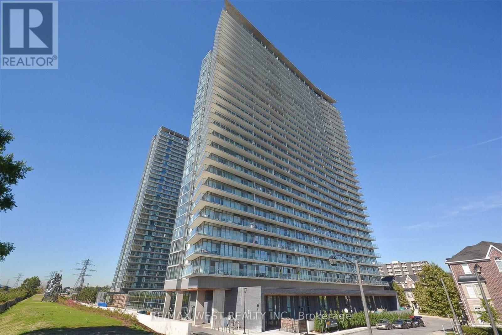 813 - 103 THE QUEENSWAY, Toronto, Ontario