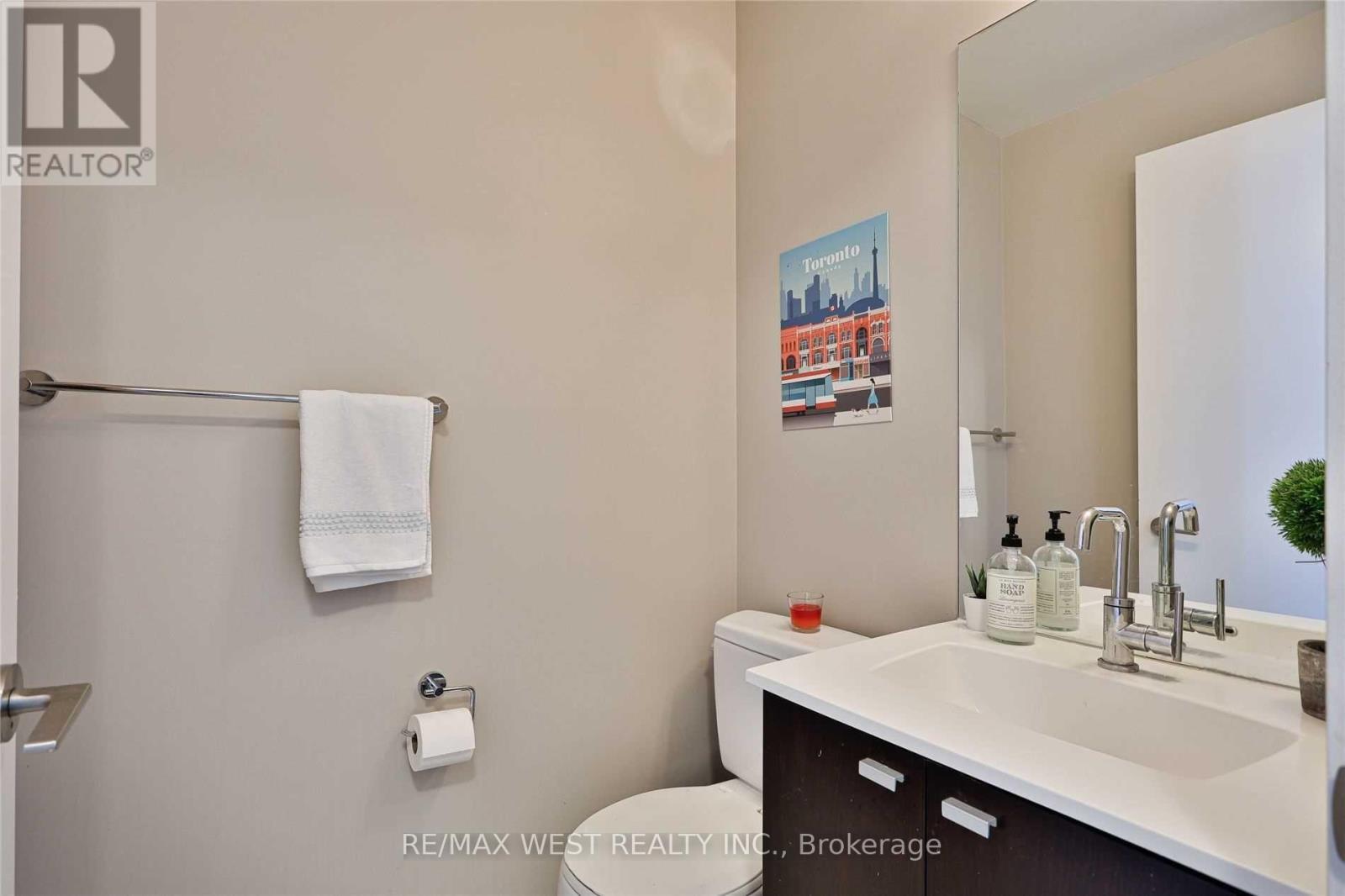 813 - 103 The Queensway, Toronto, Ontario  M6S 5B7 - Photo 25 - W12471389