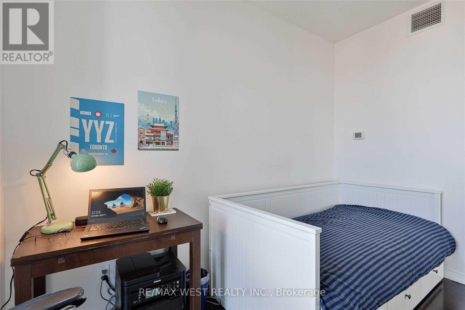 813 - 103 The Queensway, Toronto, Ontario  M6S 5B7 - Photo 28 - W12471389