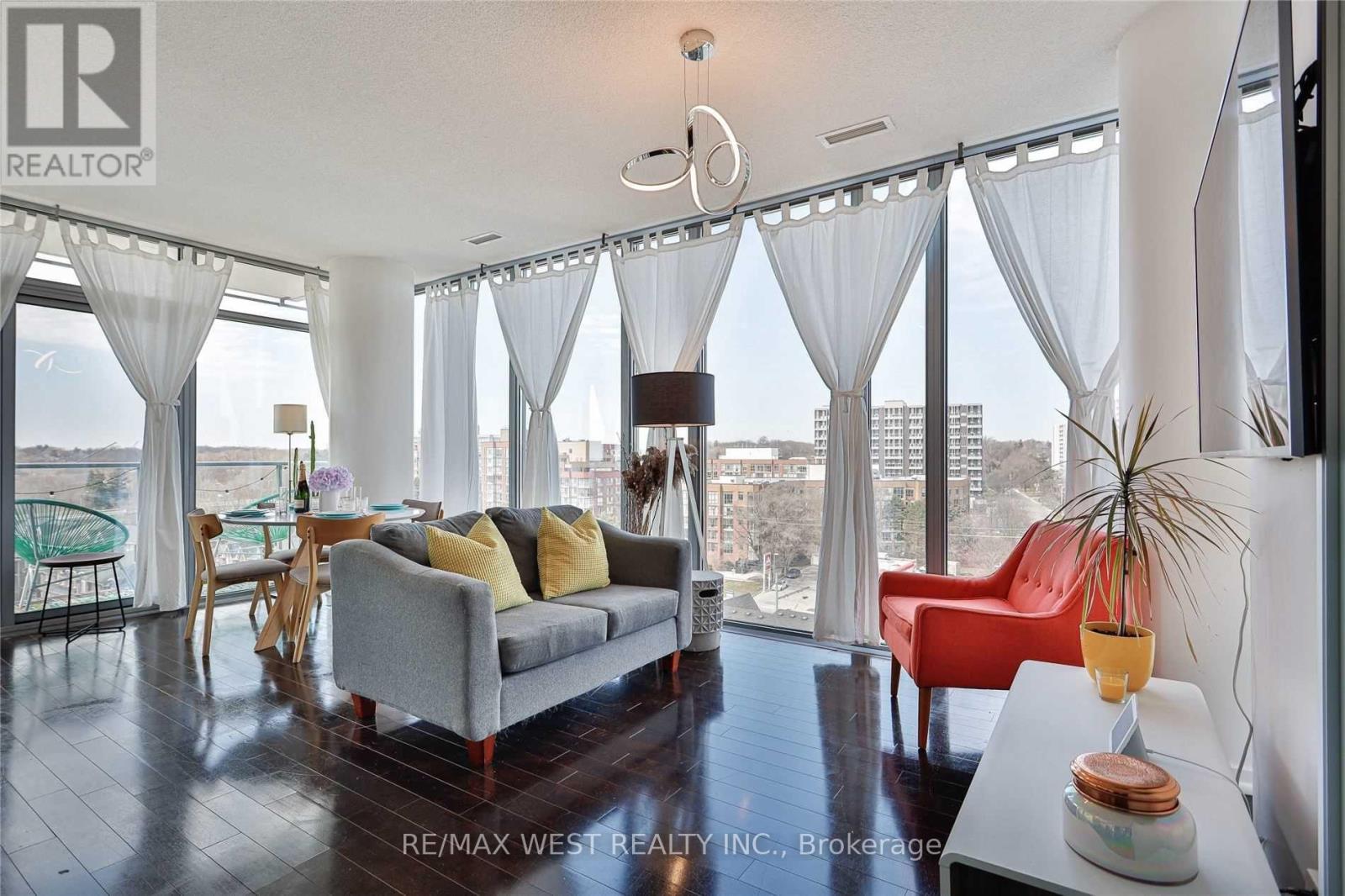813 - 103 The Queensway, Toronto, Ontario  M6S 5B7 - Photo 8 - W12471389