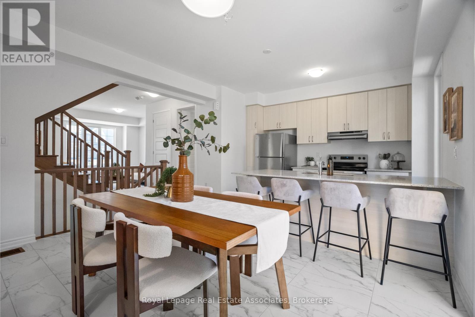 11 Cullingtree Place, Caledon, Ontario  L7C 4N7 - Photo 13 - W12471395