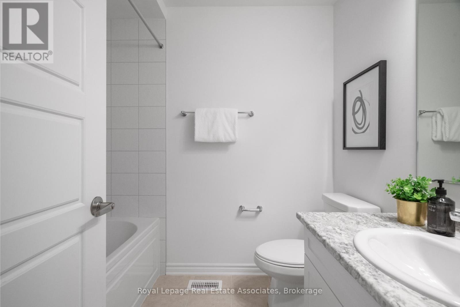 11 Cullingtree Place, Caledon, Ontario  L7C 4N7 - Photo 34 - W12471395
