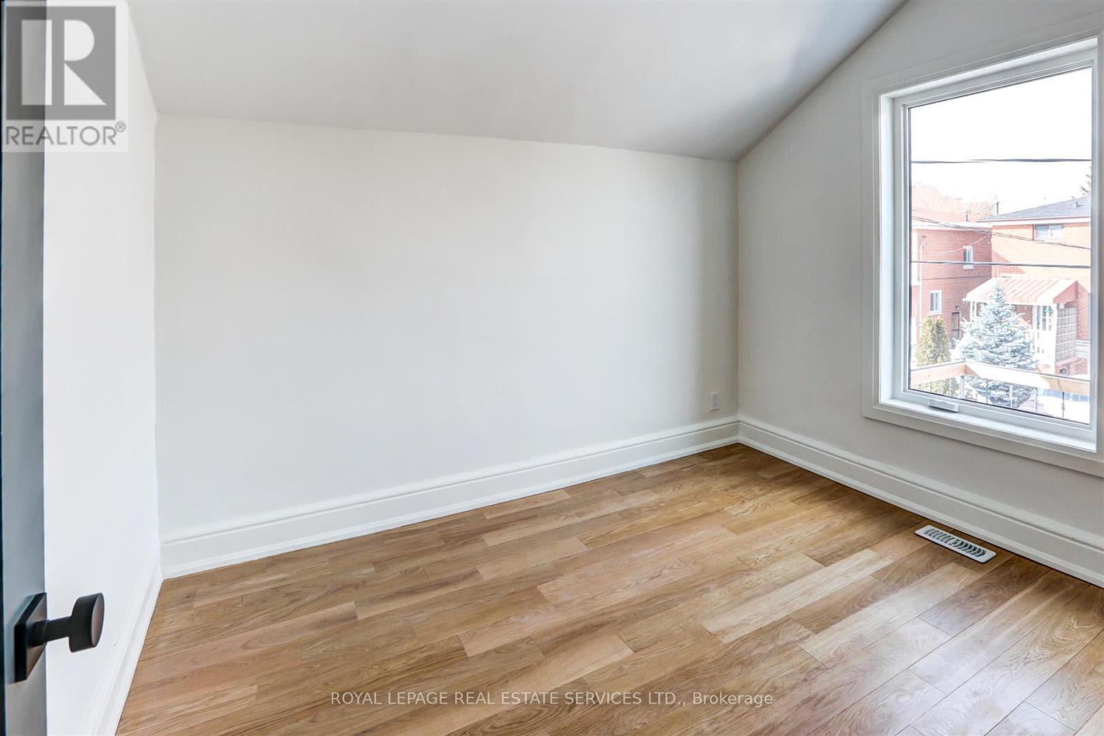 Front/main - 25 Boler Street, Toronto, Ontario  M6P 2Y2 - Photo 14 - W12471401