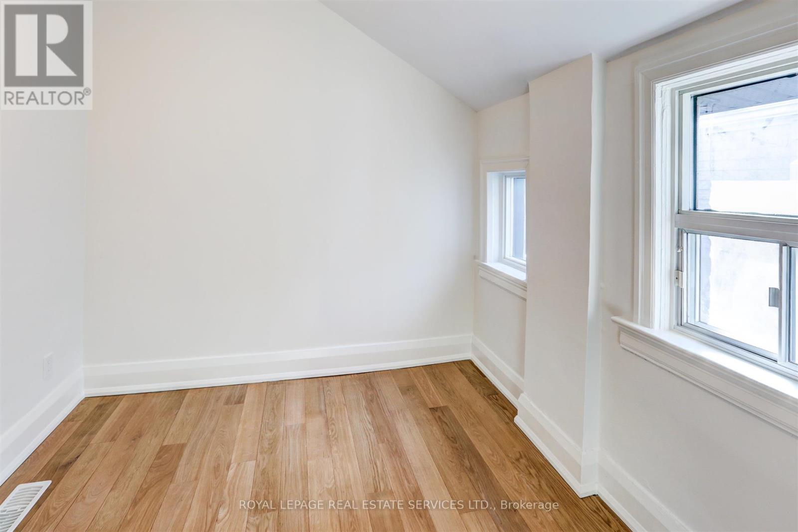 Front/main - 25 Boler Street, Toronto, Ontario  M6P 2Y2 - Photo 18 - W12471401